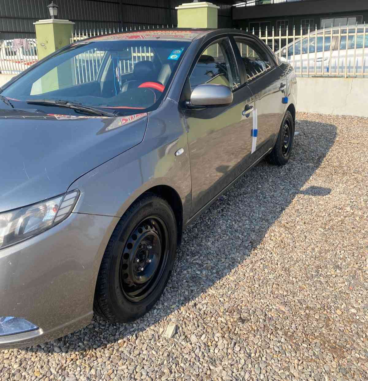 كيا فورتي وارد امريكي رقم ديالى شرط التحويل بيه ضرر جاملغ الخلفي بيه قليل  بجدر مال السبير مراوس مكان السيارة سيف سعد الغالبيه *********** سعر 84 بيه مجال
