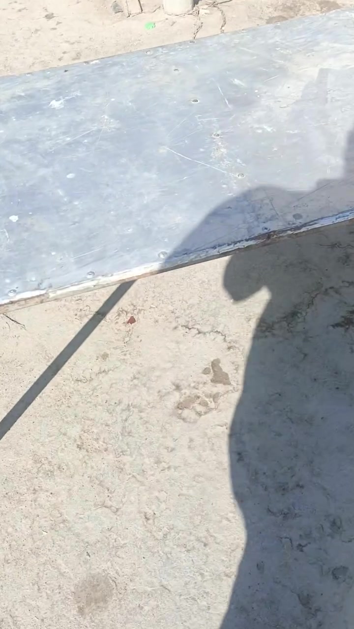ميز طول ٢ متر يطبك عدد ٦ سوق الشيوخ *********** ينفع المواكب
