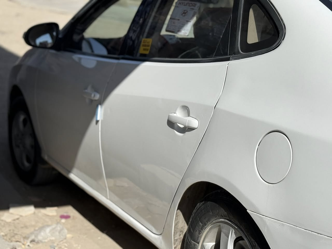 سياره للبيع التواصل على رقم *********** السعر 105 وبيه مجال الضرر 3قطع بس
