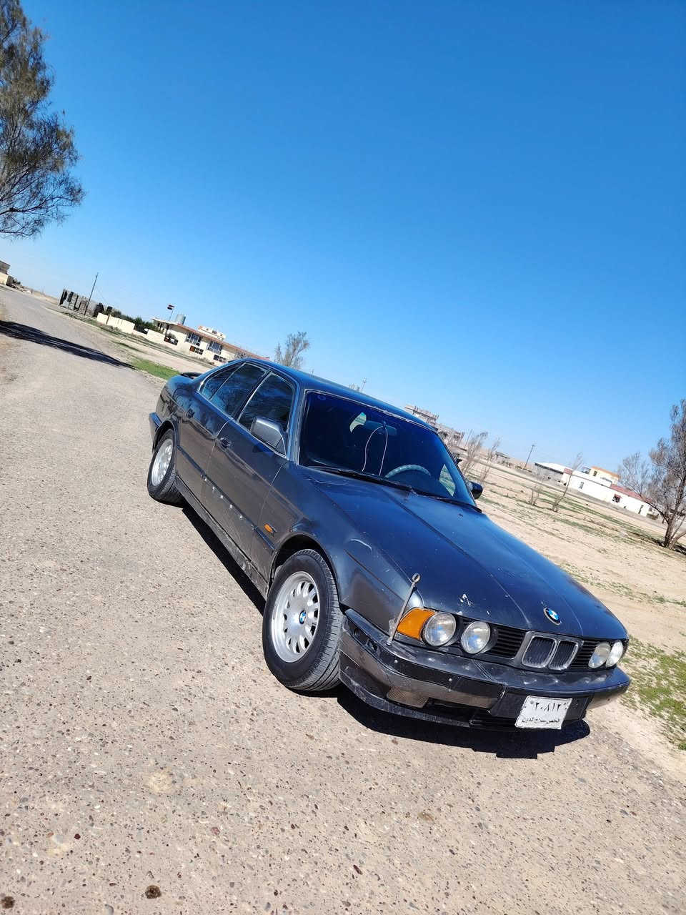 السلام عليكم للبيع او مراوس حسب القناعه BMWحجم535اصل فول بس كير عادي سلايت كشنات جلد محرك وكير حاويه شرط رقم فحص شرط التحويل موديل 90 صدر خلفي امامي جديد تخم تاير بل جيس ما صارله شهر من شديتو  السعر 30وبيها مجال جدآ قليل هاتف***********العنوان مفرق الشرقاط
