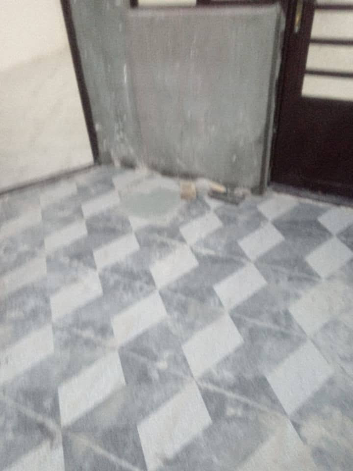 مشتمل للايجار طابق ارضى معزول عزل تام مساحة ١١٥ متر يتكون من مطبخ استقبال غرفة وصالة وصحيات اي استفسار ***********

