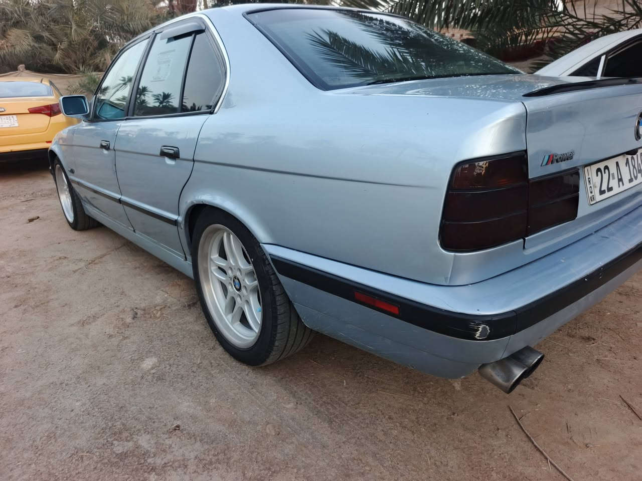 للبيع BMW
السياره حلوه تحتاج حداديه وتبريد 
تعال وشوفها و الك اليرضيك اريد ابيع
***********
