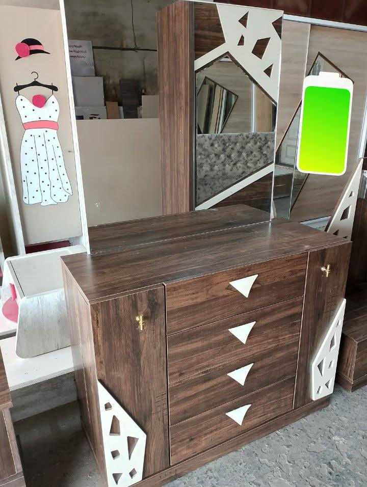 غرفه نوم تركي نضيفه حيل 6قطع
السعر 450 وبيها مجال


**إذا كنت صاحب هذا الإعلان وتريد حذفه لأي سبب، رجاءا أرسل رسالة إلى الدعم الفني**