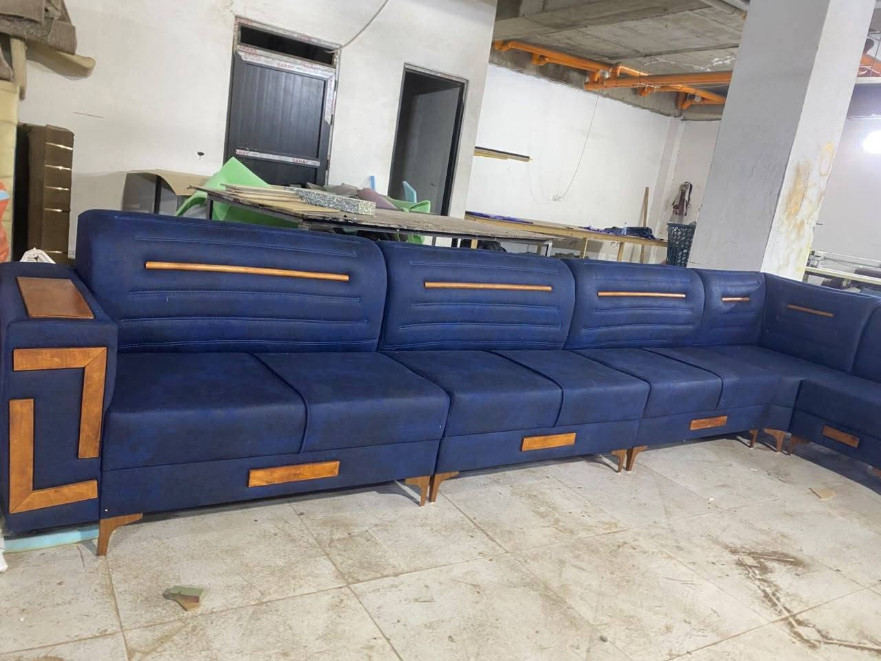 يسر معمل عبد الباقي  لزبائننا  الكرام عن مجموعة دواوين  شغل فوق الممتاز مو سوكي ضمان سنتين٣٥٠ دينار   ١١ نفر  ٧امتار و٢٠سم معمل عبد الباقي للاسفنج ولقنفات قرب جسر الزيتون ***********

