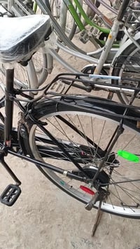 أسود • ٢٠٢٠ • دراجة