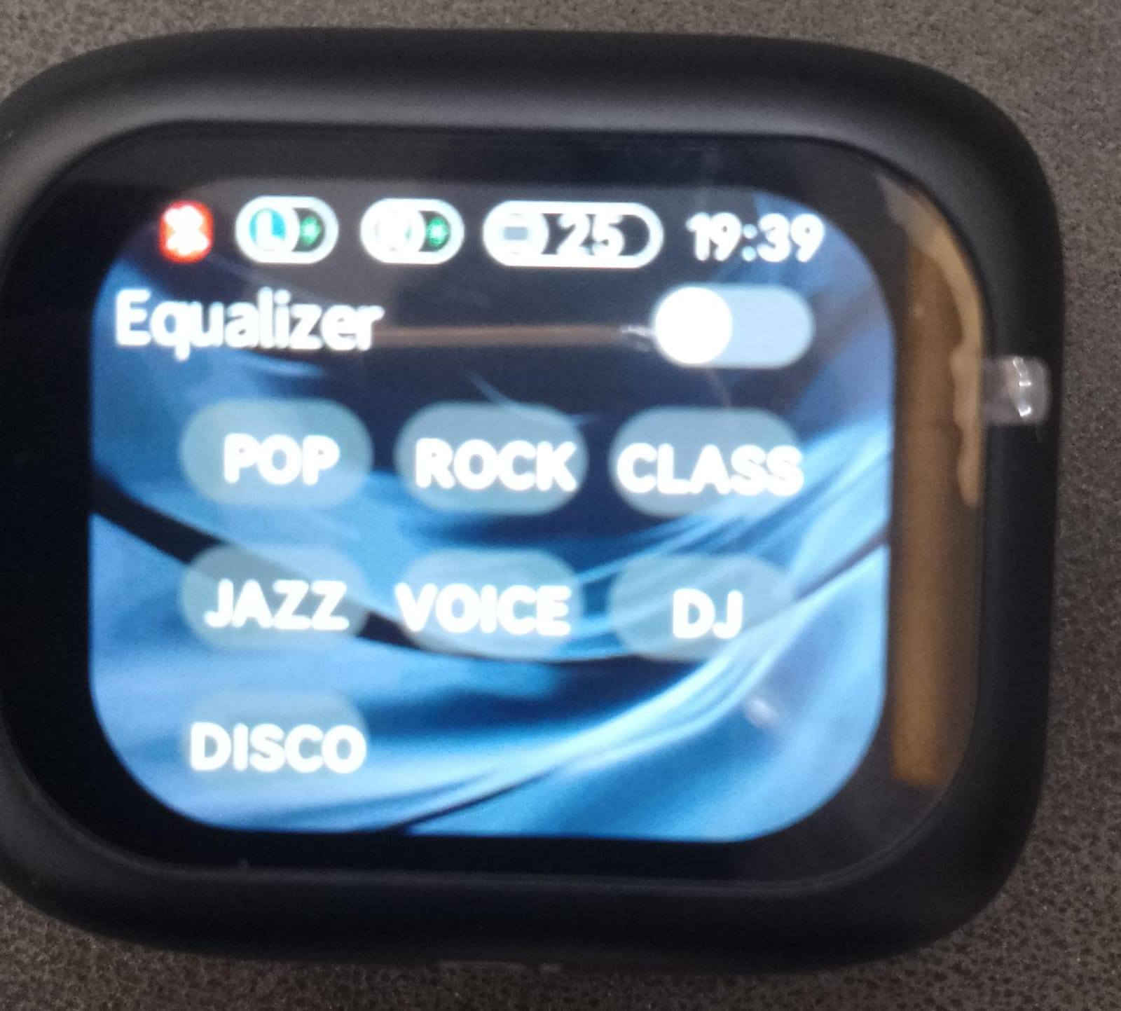 ايربودز Xiaomi E18PRO
تدعم الشحن السريع والسوبريور ساوند.
 مع شاشة لمس وبها خصائص كثيرة.
السعر 25 .يتوفر توصيل


**إذا كنت صاحب هذا الإعلان وتريد حذفه لأي سبب، رجاءا أرسل رسالة إلى الدعم الفني**