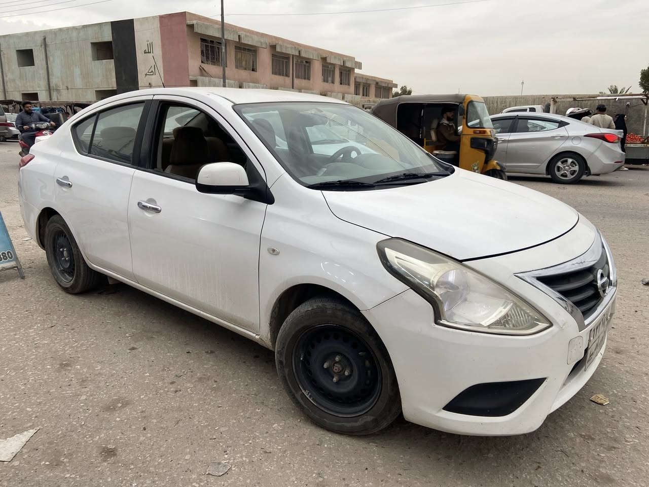 نيسان صني
موديل 2021 سياره جاهزه من كلشي 
سياره نصيفه جداً 
سياره كفاله ماعده 3 باردات بسيطات جداً 
رقم اربيل 
السعر 115 وبيه مجال قليل العنوان نجف كوفه 
***********
