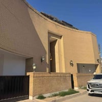 فيلا للأيجار مقابل البنك المركزي الجادرية 1300متر ايجار سنوي فقط تصلح ...