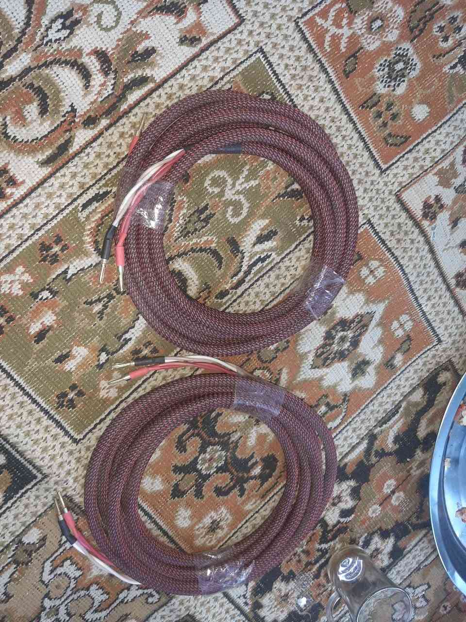 السلام عليكم كيبلات باله للاجهزه والسماعات احترافي الطول 5متر السعر 75.       رقم الهاتف ***********
