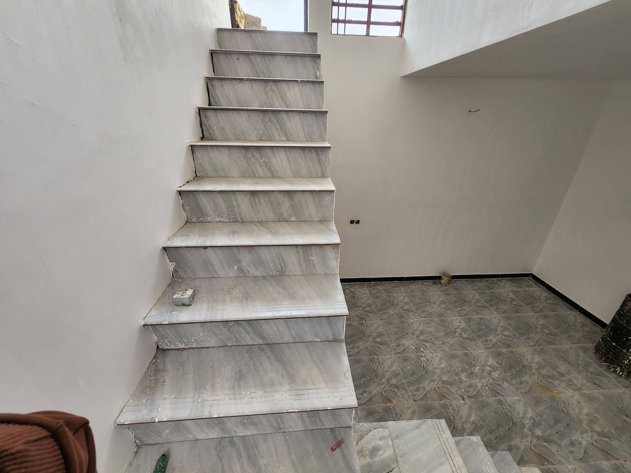 بيت للبيع  120م  البيت اساس صب كونكريت بناء طابوك( البيت جديد )
طابو زراعي سند 25 مداور بأسم المشتري  
يتكون صاله واستقبال ومطبخ وغرفة   وصحيات داخلية وخارجية العنوان البو جاسم خلف حي الحضاره النزلة المقابل مدرسة العبير
الاستفسار أتصل  ***********+*********** واتساب او مراسلة الصفحة ***********
