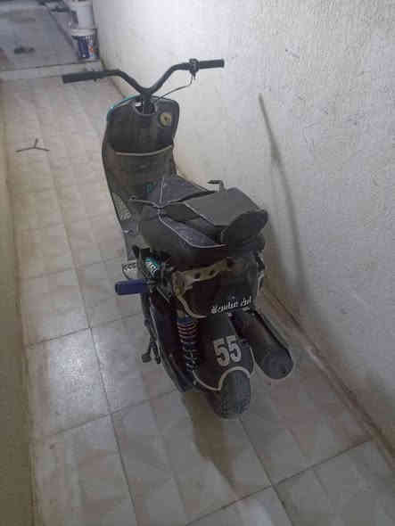 ماكس منغولي كوم حديد  ماادري شبيه سلف شغال كهربائيات شغاله ابيعك كوم حديد سعر كفرات بس وياه ترايش سعر 300 وبيه مجال رقمي ***********
