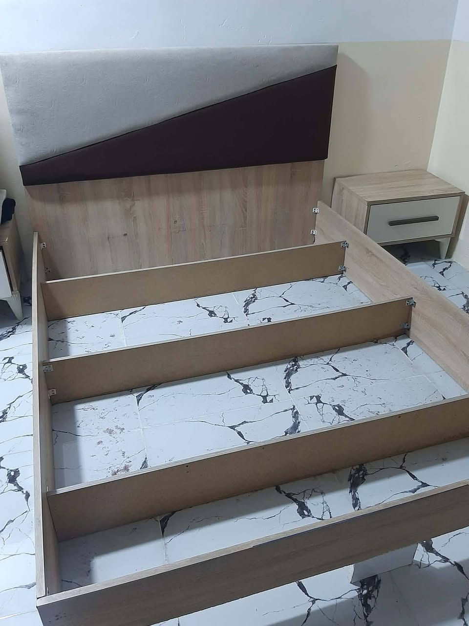 غرفه نوم للبيع
سعر 80 الف بي مجال
مكان.       حي التحرير


**إذا كنت صاحب هذا الإعلان وتريد حذفه لأي سبب، رجاءا أرسل رسالة إلى الدعم الفني**