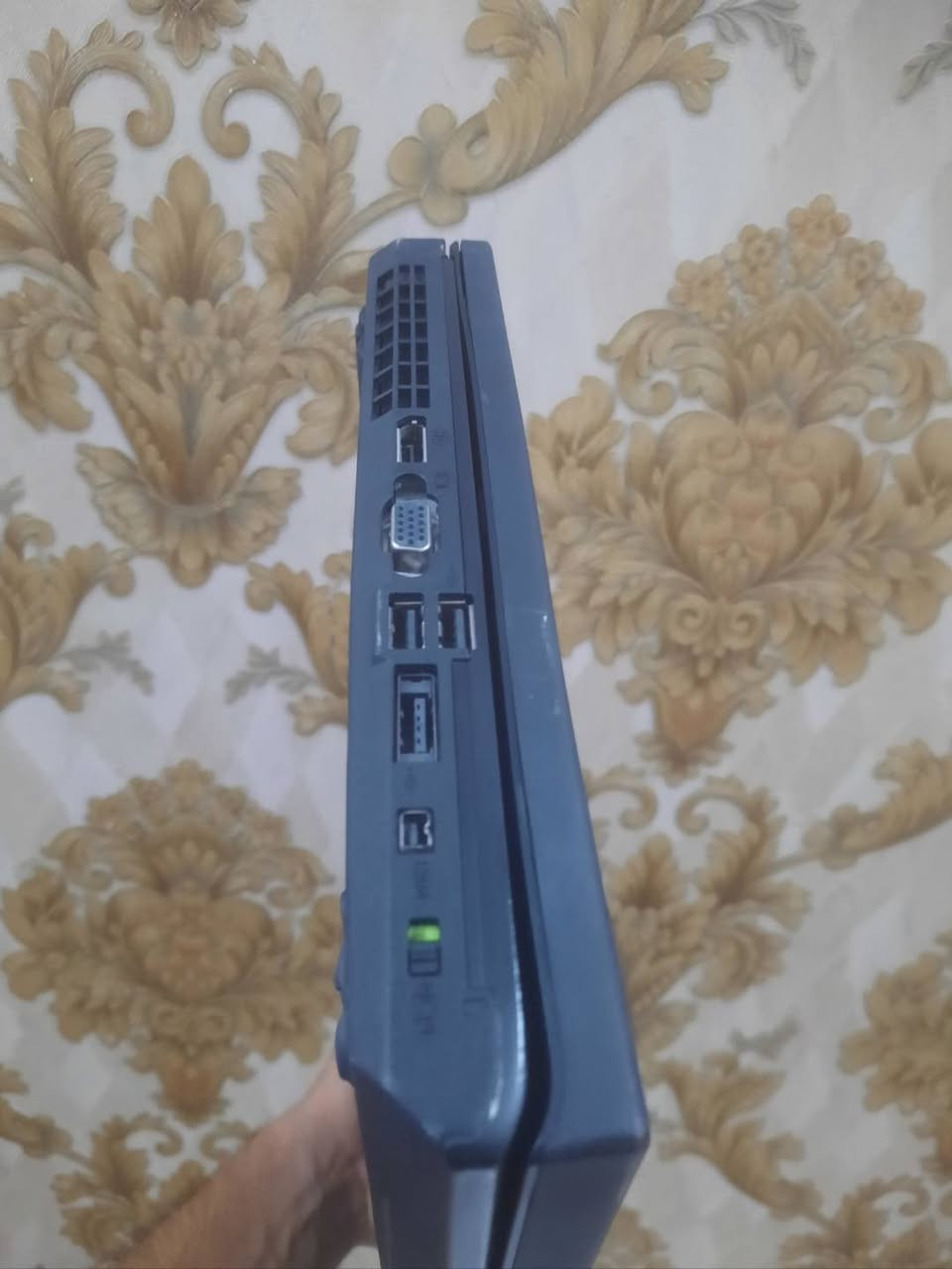 للبيع لابتوب Lenovo ThinkPad T520
🔹 معالج i5 الجيل الثاني
🔹 رام 8GB
🔹 SSD سعة 240GB (سريع جداً)
🔹 شاشة 15.6 إنج، كيبورد نظيف
🔹 النظام Windows 10
🔸 الملاحظة الوحيدة: البطارية ما تشتغل، يشتغل على الشاحن فقط
مع كيبورد و موس و سماعات 
🔹 الجهاز شغال 100% بدون مشاكل
السعر: 115 💸
📞 للتواصل على الخاص مكان الكاظمية


**إذا كنت صاحب هذا الإعلان وتريد حذفه لأي سبب، رجاءا أرسل رسالة إلى الدعم الفني**