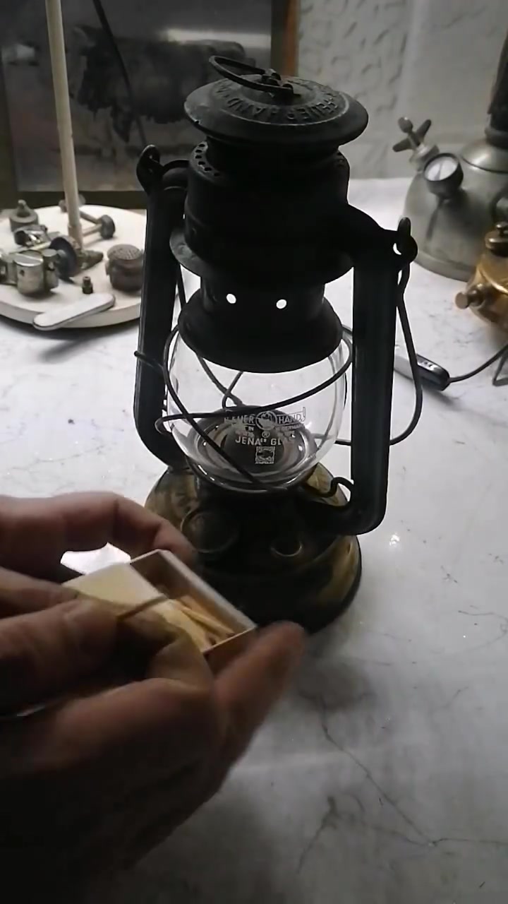 فانوس ألماني قديم مابي أي ضرر
جامه اصليه الجرص جداً ممتاز


**إذا كنت صاحب هذا الإعلان وتريد حذفه لأي سبب، رجاءا أرسل رسالة إلى الدعم الفني**