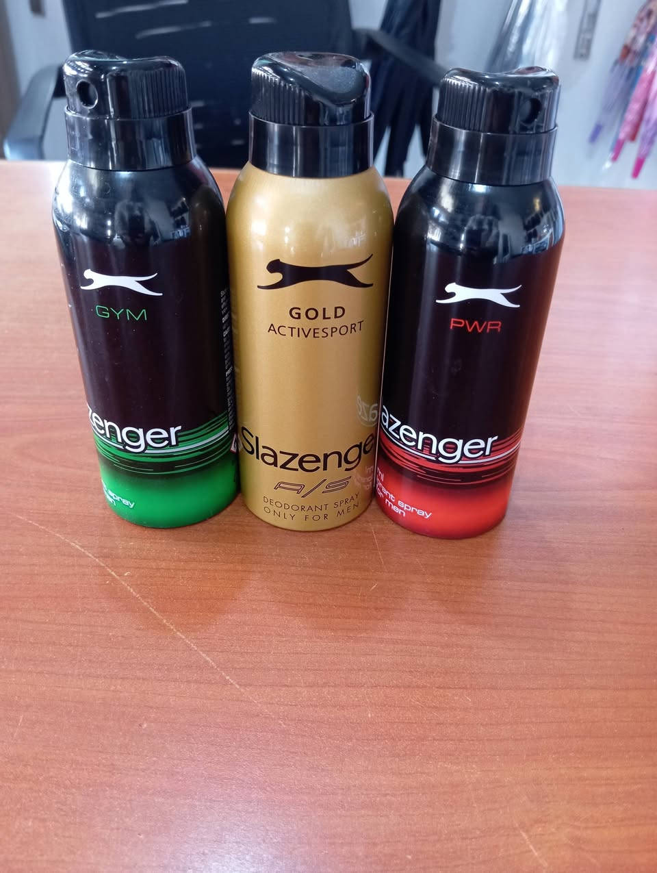 ✨🌟 محلات الغازي للأناقة والعناية 🌟✨
وصلت تشكيلة جديدة من:
🌸 عطورات رجالية شبابية بروائح ثابتة ومميزة
🌼 معطرات جسم تنعشك طول اليوم
💇‍♂️ دهن شعر بأنواع مختلفة ولمعة مرتبة
🧴 مرطبات جسم تخلي بشرتك ناعمة ومرتبة
🚿 مرطب إبط برائحة نظيفة وثبات عالي
💨 سبراي شعر يثبت التسريحة بدون ما ييبس الشعر
كلها بأسعار مناسبة وجودة ترضيكم 👌
خلي عطرك يحچي عنك وخلي حضورك غير 😎🔥
📍 محلات الغازي – تميزك يبدأ من عدنا 
الموقع: شميط -الشارع العام-مقابل اسواق باسم العيدان 
للاستفسار:***********
***********
