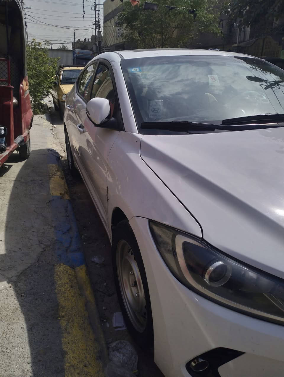 السلام عليكم انتره للبيع سياره جاهزة من كلشي سياره نضيفه وسونارها موجود بلمنشور سياره خليجي موديل 2017 سياره معروضة 125 وبيها مجال حق الجيه عنوان بغداد مدينه الصدر هاتف ***********
