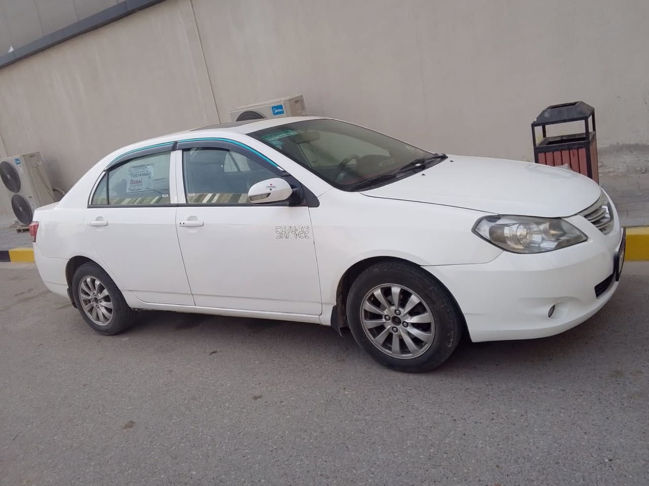 سلام عليكم 
بيوايدي G3 
2013
بصمه
بنروما
تخم تاير جديد
السيارة كفاله عامه اوتماتيك 
محرك بي رنكات 
السيارة احلى من الصور
باسمي رقم دولي تحويل ثاني يوم
مكانها بغداد المدائن 
سعرها 55
رقمي 
***********
