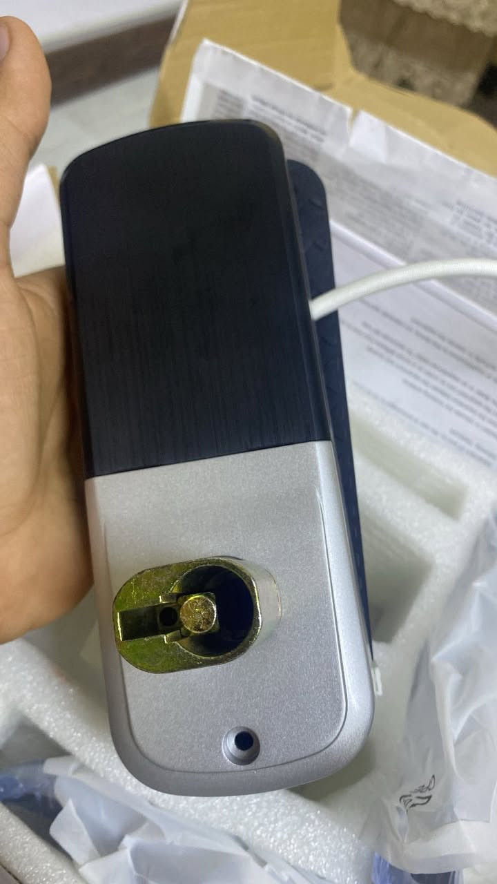 كينون كهربائي للبيع يشتغل ع بصمه وع رمز و ع شبكه ع مفتاح وع كارت سعره ١٢٠ وبي مجال
***********
