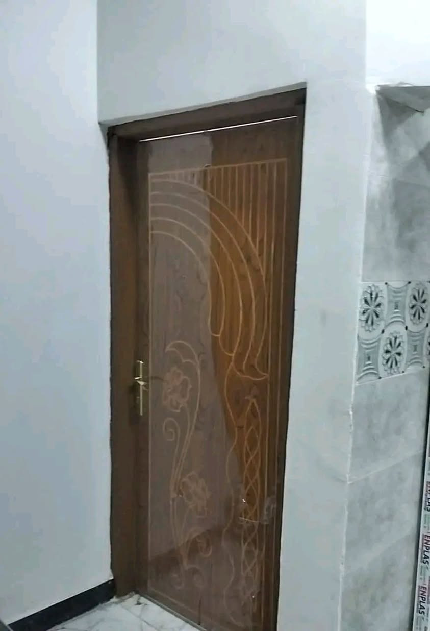 بيت للبيع 
مساحة البيت 100 متر
نوع الطابو / طابو زراعي عراقي نسخة من الطابو مع وكالة من المحكمة
نوع البناء / كونكريت مسلح بناء بلوك 
 طابق واحد
التفاصيل / غرفتين منام وهول واستقبال ومطبخ وصحيات خارجية
العنوان . البصرة .الجزيرة . باب الهوى . مقابل افران محمد 
السعر /58 مليون وبي مجال 
مراسلة خاص او واتساب فقط
***********
