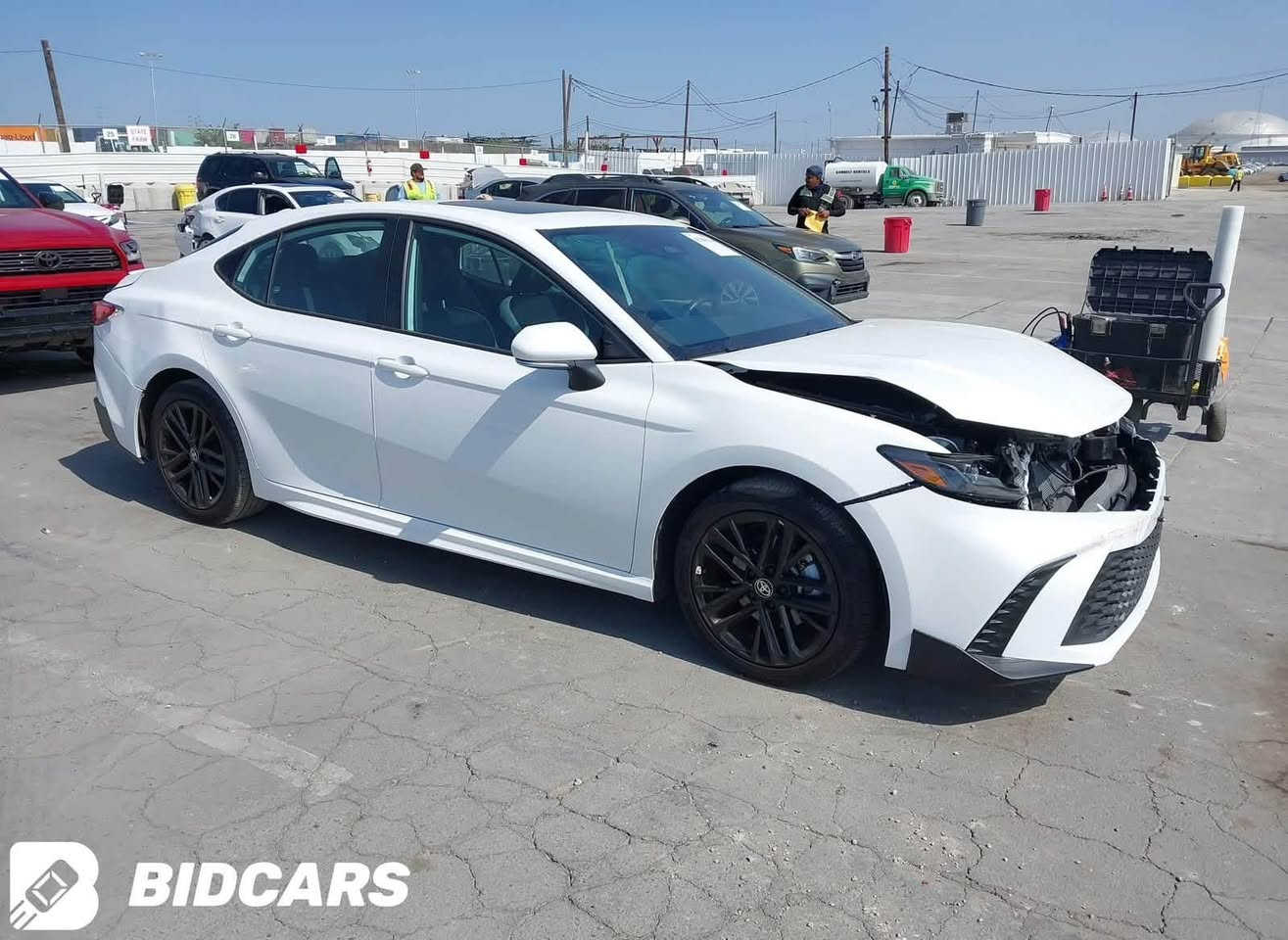 للبيع – تويوتا كامري SE هايبرد 2025
بدون تصلیح 
🚘 Toyota Camry SE Hybrid 2025

* فئة SE الرياضية
* محرك 2.5 لتر هايبرد اقتصادي جداً
* ناقل حركة أوتوماتيك (eCVT)
* دفع أمامي (FWD)
* شاشة لمس
* Apple CarPlay وAndroid Auto
* كاميرا خلفية
* تشغيل بصمة ودخول ذكي
* رادار، مثبت سرعة، ونظام المحافظة على المسار
* جنوط رياضية

🔹 السيارة بالطريق إلى ميناء مرسين – تركيا.
🔹 الضرر موضح في الصور.
🔹 بدون إيرباك وبدون دواخل.
🔹 دخول جديد.

📞 للمزيد من المعلومات: ***********
وتسئاب موجود
