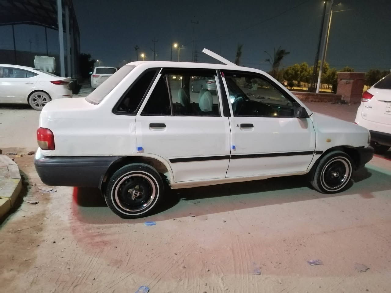 سايبه خصوصي مديل ١١ للبيع او مراوس تبريد ثلج حداديه جديده شواصي جدد دواخل جدد سياره نضيفه بمعنا الكلمه رقم قادسيه مالكهه بدوانيه سنويه صاقطه عليه سعر ٣١ وبيهه مجال قليل *********** مكان سياره نجف
