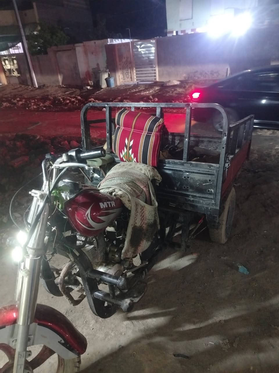 السلام عليكم ستوته (MTR) 
لل بيع مكينته 25 حصيرته تعبانهه 
وشاصيهه مكفول ارواق 
***********
