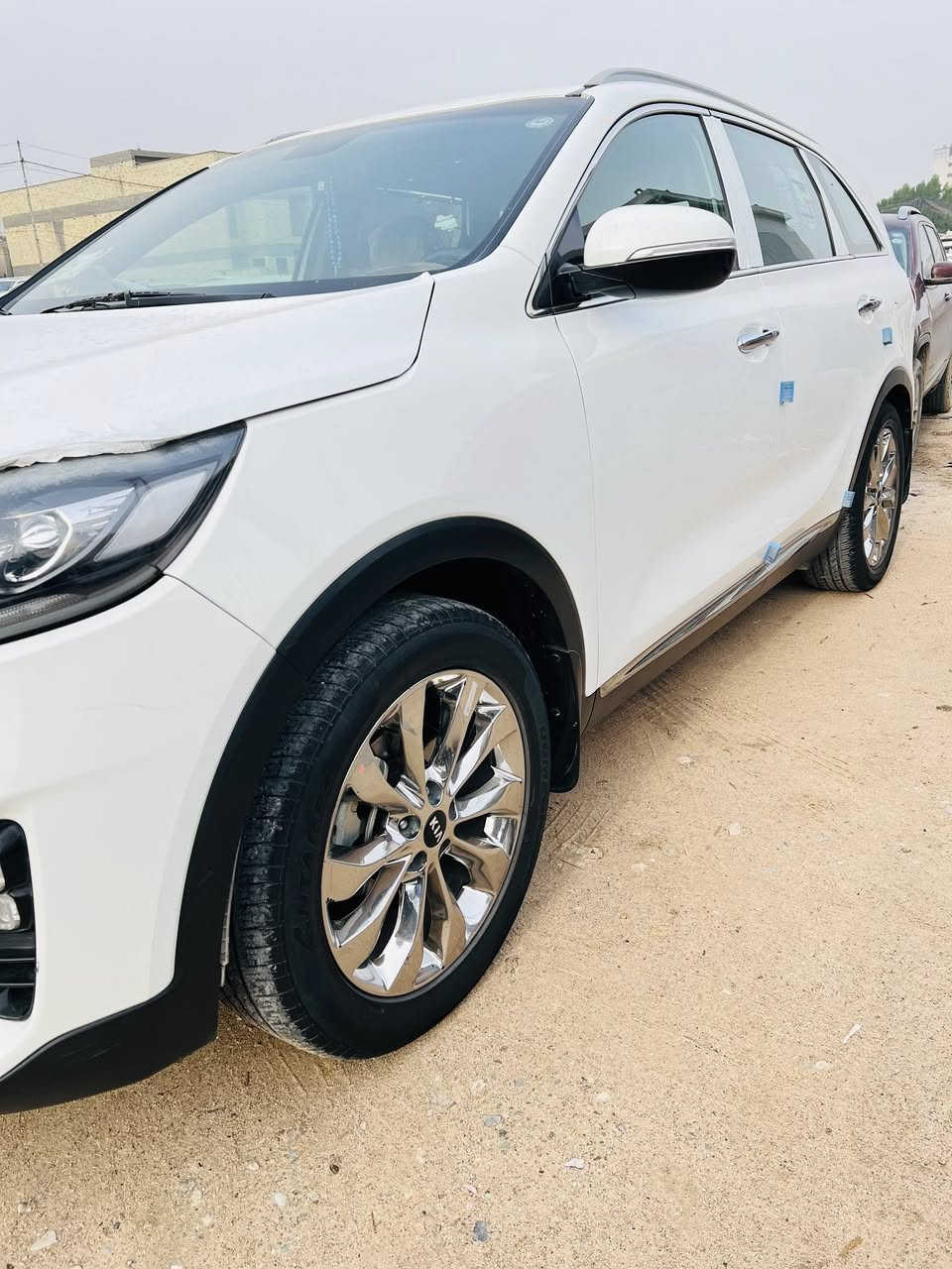 مكلف سورنتو 2018شكل ال20 السيارة مكفولة
دبل شباك مكفوله سونار موجود 
مواصفات معروفة 
كشتات كهرباء 
نضام ترحيب 
شاشة كار بلي وهواي مواصفات 
استفسار اكثر اتصال غير متواجد على الانترنيت 
***********
