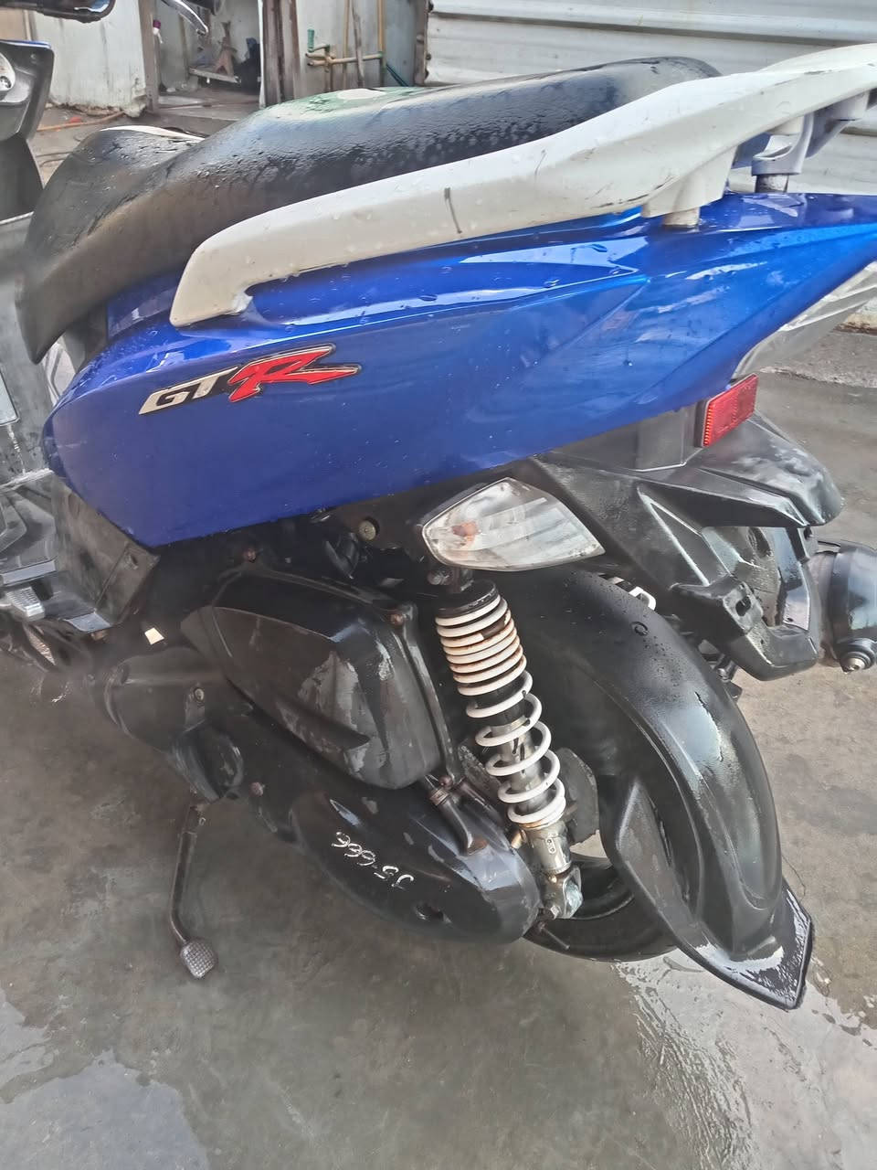 السلام عليكم جي تي ار دراجه نظيفه كل شي شغال محتاج فلوس والله العظيم ولا ابيع   مكان بغداد مدينه الصدر السعر ٧٢٥ وبيها مجال رقم ***********
