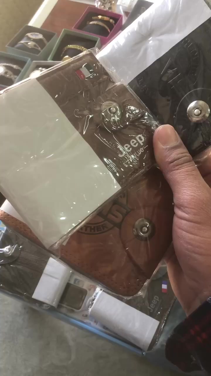 متوفر لدينا محفظة رجالي
متوفر توصيل مجاني  داخل الوجيهية 
الوجيهية شارع الاطباء فرع صيدلية بحر الدواء امام ابو عدنان للأجهزة المنزلية مقابل مازن حمدالله لتصليح الثلاجات


**إذا كنت صاحب هذا الإعلان وتريد حذفه لأي سبب، رجاءا أرسل رسالة إلى الدعم الفني**