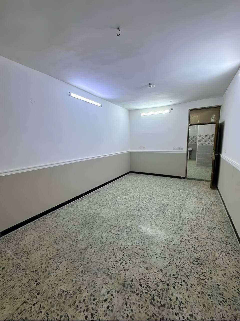 🏡🔥 فرصة بيت للبيع في الدورة – أبو دشير / الشهداء 🔥🏡
📍 الموقع: الدورة – أبو دشير / الشهداء
قريب من مدرسة الفيالق وفي موقع سكني جيد وقريب من الخدمات.

🏠 النوع: مشتمل
📜 الصنف: طابو صرف
📏 المساحة: 100 متر

✨ تفاصيل البيت:
✔ طابق ونص
✔ استقبال
✔ مطبخ
✔ خدمات
✔ غرفتين نوم

💰 ميزة استثمارية:
يمكن تأجير البيت بحوالي 500 ألف دينار عراقي شهرياً تقريباً. 📈

📩 للتفاصيل والسعر:
راسلنا خاص على الخاص أو عبر الاتصال.
***********

عرض (3).

#بيت_للبيع
#عقارات_بغداد
#الدورة
#ابو_دشير
#عقار
#بيع_وشراء
#استثمار_عقا
