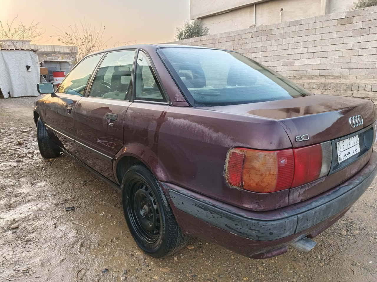 سلام عليكم سياره ودي موديل 93سنويه  28كربون بنزين بيها رقم نينوى الاماني كير محرك شرط طخم نضيف ويرمنية شغله كلها شرط تحويل سياره بدون صبغ بدون حادث تايات جدد مكان السياره موصل بادوش السعر 35وبيها مجال قليل التفاصيل اكثر اتصال بل رقم ////***********رقم صاب السياره
