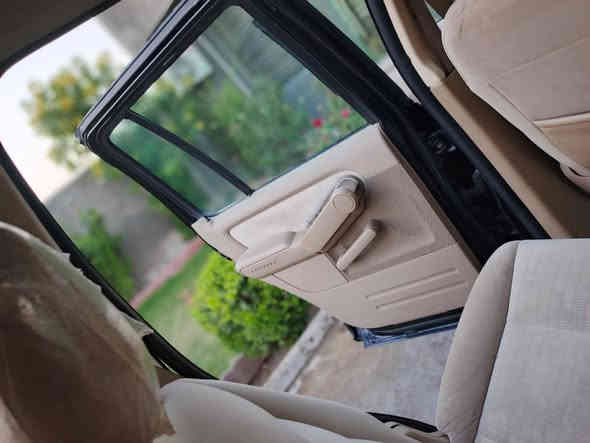 السلام عليكم
فورد اكسبلور موديل 2008 
محرك 6سلندر 4000 
دفع رباعي
7راكب
تبريد 3قطع
السياره جاهزه وخير من الله 
السعر 125 وبيها مجال حق الجيه 
***********
