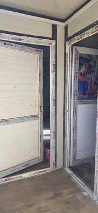 كرفانين • غرفتين • مطبخ وصحيات