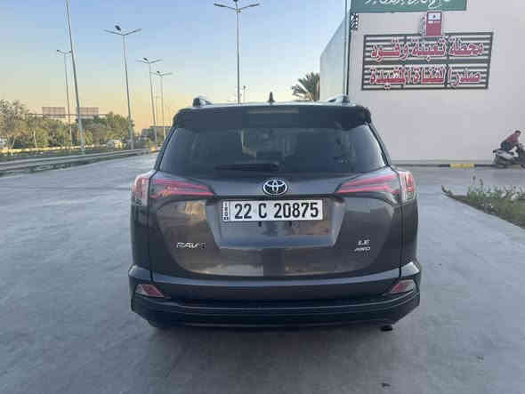 السلام عليكم 
تويوتا راف 4 وارد امريكي موديل 18 
حادث موضح بالصور ( بنيد صبغ فقط ) ( شواصي لغود كفالة ) . 
مواصفات Le ( مكينة 2500 . شاشة وكاميرا . فور ويل . ويل كب . فول تحكم ستيرن . شاشة اعطال ديجيتال . مانع تزحلق . رادار ( توقف ذاتي ) . كروس سرعة . ) وباقي المواصفات المعروفة . 
رقم اربيل جديد . سنوية وهزة جديدة ( تحويل ثاني يوم ) . 
مكان /  بغداد . 
السعر / 168$ 
للاتصال / *********** .
