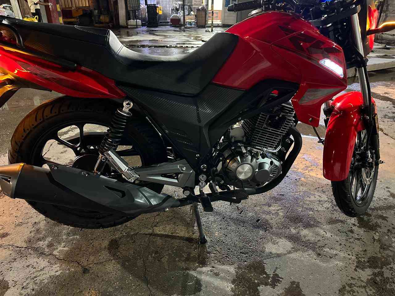 السلام عليكم
دراجه RK
جديده بعدها 
ماشيه 4/الاف حقيقي 
بعدها وضع شركه 
رقمها أربيل شوكت متريد تحويل 
سعرها 2/650
وبيها مجال 
***********
