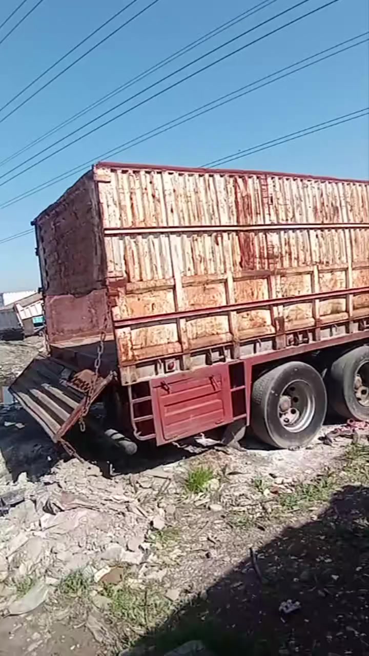 عربانه البيع مكان موصل *********** عربانه بيض حداديه شاصي 14 طول 13 60 (***********
