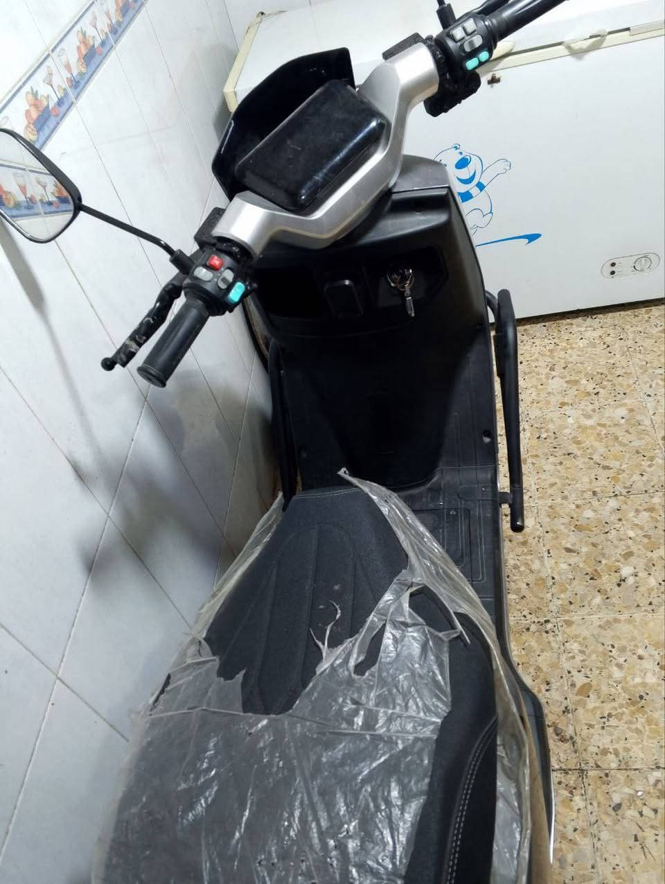 سلام عليكم شباب هاي الدراجه للبيع دراجه دراجه بيه عطل بل البطاريه السعر خاص ***********
