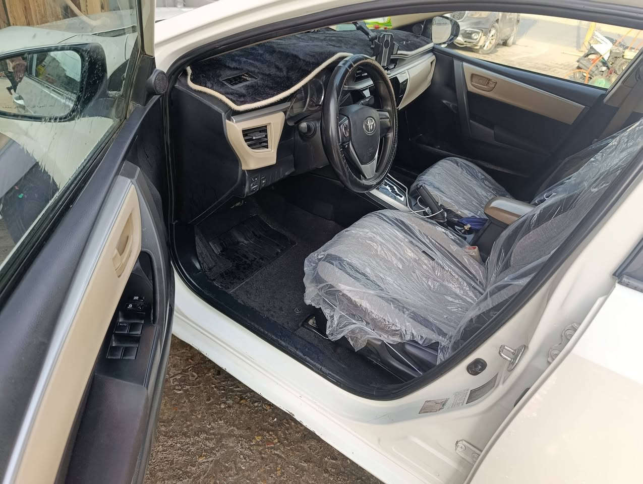 كورلا 15خليجي مكينه 2000ضرر جاملغ الخلف السيق وبنيد أمشر شبر بس مصبوغ كله لجماليه مكينه وكير خير من الله تبريد تدفئه كلها شغاله كهربائيات كلها شغاله سيارة ماشيه 220كيلو حقيقيي لايت زنون
قبق جنطه بي خيسات ودوسات هم بيهم طعجات مو خياس ولباقي كفاله
سعر 133وبيهامجال للطيبين مكان سيارة بغداد حي العامل 
رقم سليمانيه سارة بسمي ثاني يوم أحولك
رقم الهاتف ***********
