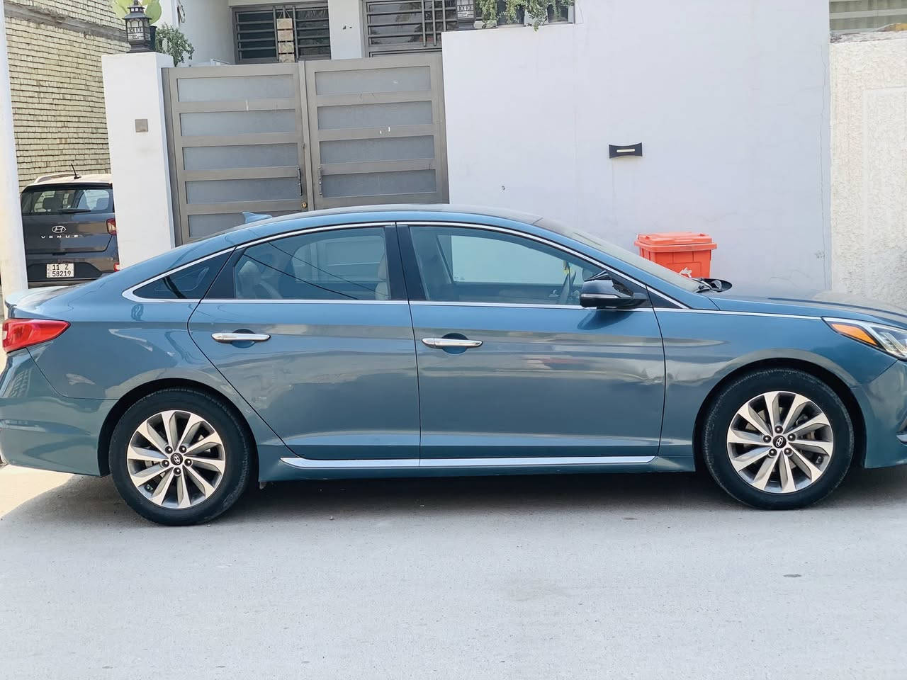 سلام عليكم
سوناتا 2015 وارد امريكي ضربتها مثل ماموضح يمك سيارة محرك GDI سيارة سبورت مناقصها اي شي اخذها ربع ماذب عليها كامل من كلشي 
📌كشنات امامي كهرباء
📌3تحكات (ايكو-سبورت-نورمل)
📌اشاير بلمري
📌ماشيه 120433km
📌تبريد ثلاجة
السيارة كلشي بيها جديد ونظيف ماتعب الجناي 
📌شاشة اعطال 
📌تحكمات ستيرن
📌تحكم انارة داخليه
السيارة بيها صبغ دعاميات اثر جراد والصور موجودة 
اي استفسار 
***********
