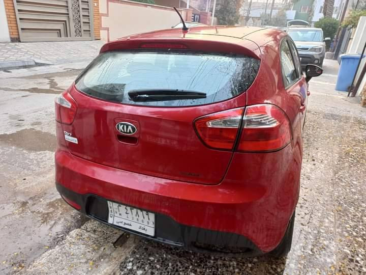 السلام عليكم ورحمة الله
كيا ريو خليجي 2014 

محرك 1600 دوش 

رقم بغداد بأسمي تحويل مباشر 

مواصفات السيارة 

تحكم ستيرن جهتين .. شاشة أندرويد.. كامرة دوراة... مري شفط 

زجاج باب السائق أوتو... حساسات خلفية 

السيارة ما بيها صبغ بلادية فقط رصعات قليلة وبعض الشخوط 

السعر  90  ورقة مكان السيارة الأنبار _ فلوجة 
***********
