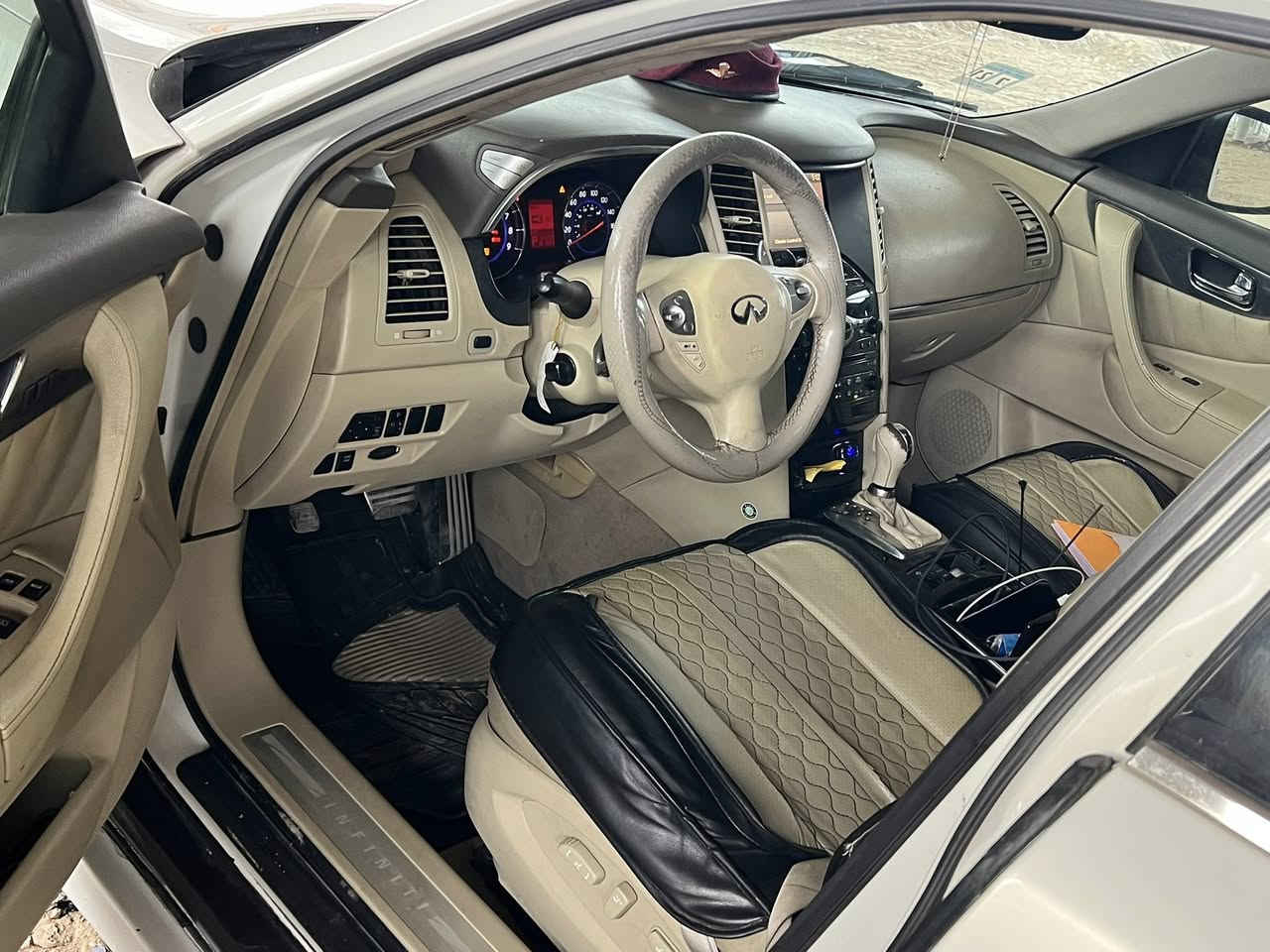 السلام عليكم انفنتي 2009  صبغ جاملغات 2 خلفي امامي السياره فول لمتدد محرك جديد شاده رقم دهوك رايدها ب115 وبيها مجال رقمي ***********
