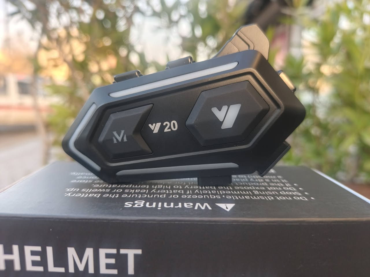 سماعات خوذة كما موضح بل صور عدد ثنين سماعات جديدة وغير مستخدمة مع كامل الملحقات السعر الواحدة 25 الف قفل عنواني بغداد الاعظمية تجي تفحص وتاخذ توصيل ما عندي وهذا رقمي موجود واتساب ***********
