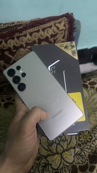 اس ٢٥ الترا • تيتانيوم • ٢٥٦