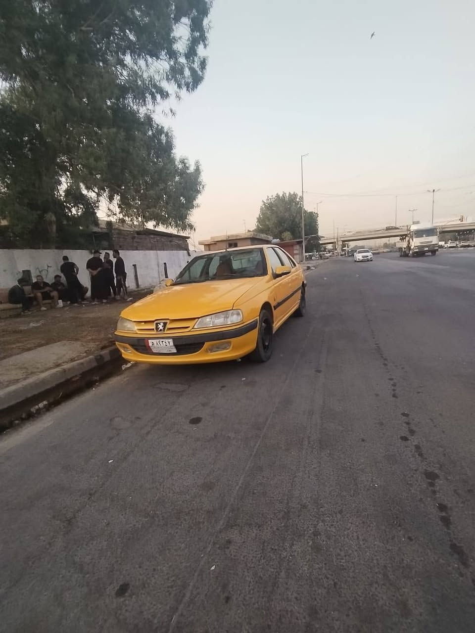 سلام عليكم بيجو بارص 2018 مسدد قصدها بس بعده الحجز مامشيول كفاله من عده باب الأيمن الخلفي ضربه شبر العنوان بغداد العبيدي السعر 60 وبيها مجال 
الرقم:***********
