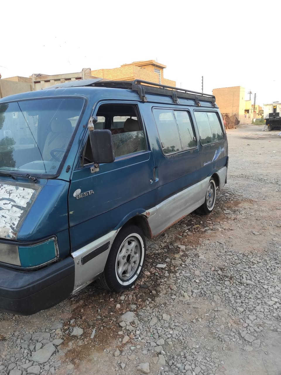 السلام عليكم شباب سياره كيا بسته للبيع موديل 1994رقم بابل صدامي سنويه مننتهيه بل 2022 مكينه وكير واكسن خير من الله تخم تاير جديد ابو الخطه كهربائيات كله شغل ويل كب جديد سياره جاهزه كبل الشارع السعر 15 ورقه وبيها مجال للشراي مكاني بابل مامتواجد عل  فيس هذا رقمي الانتصال فقط الخاص مغلق‏‪***********
