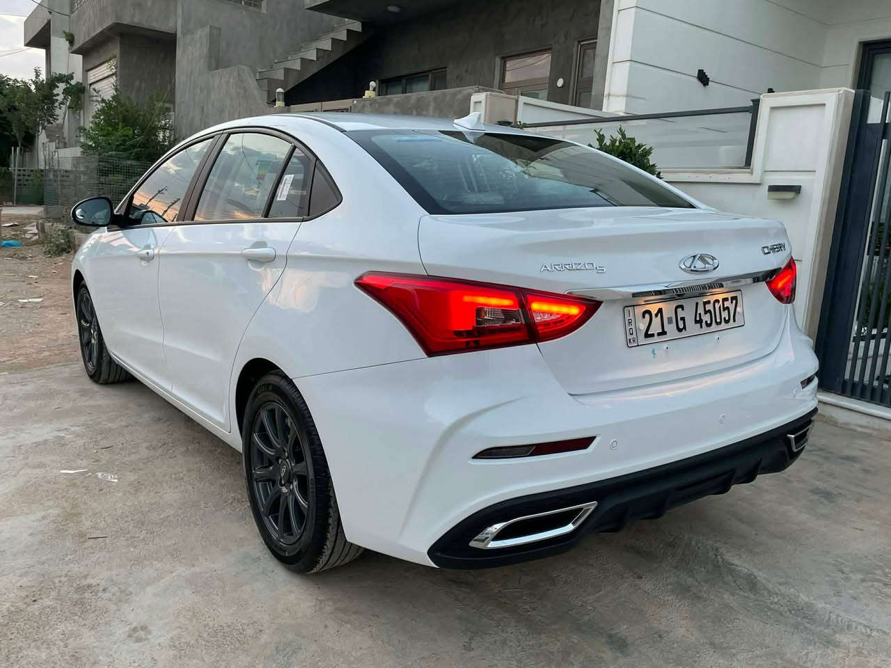 ئەریزۆی ٥ 
مۆدیل ٢٠٢٥ 
زەمانی ٦ ساڵی شەریکەی لەگەڵە 
٢٢ هەزار کیلۆمەتر رۆیشتووە 
سارد و بۆیاخ و چاڵ و جێگە بەردیش بەشەرت هیچی نییە 
شاشە ئایپاد و کامێرا و لیدی ناو داشبڵی بۆ بەستراوە 

نرخەکەی ١٠٤ وەرەقە و مەجال 

0770 150 1648 السليمانية, العراق
