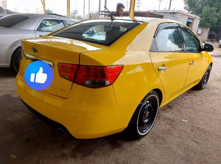 السلام عليكم
سيراتو موديل ١٢
 خليجي محرك ١٦٠٠
 امفوله بصمه تشغيل بصمه
 فتح البيبان شفط امرايات
 فتحه تبريد منضومه جديده
 تخم تايرات جدد
 كير ومكينه خير من الله 
ضربته جاملغ الايسر
 وطخه باب سايق والباب الخلفي بصيطه
السعر 95 
رقم الهاتف ***********
عنوان السياره ذي قار 
رقم السياره النجف الأشرف
