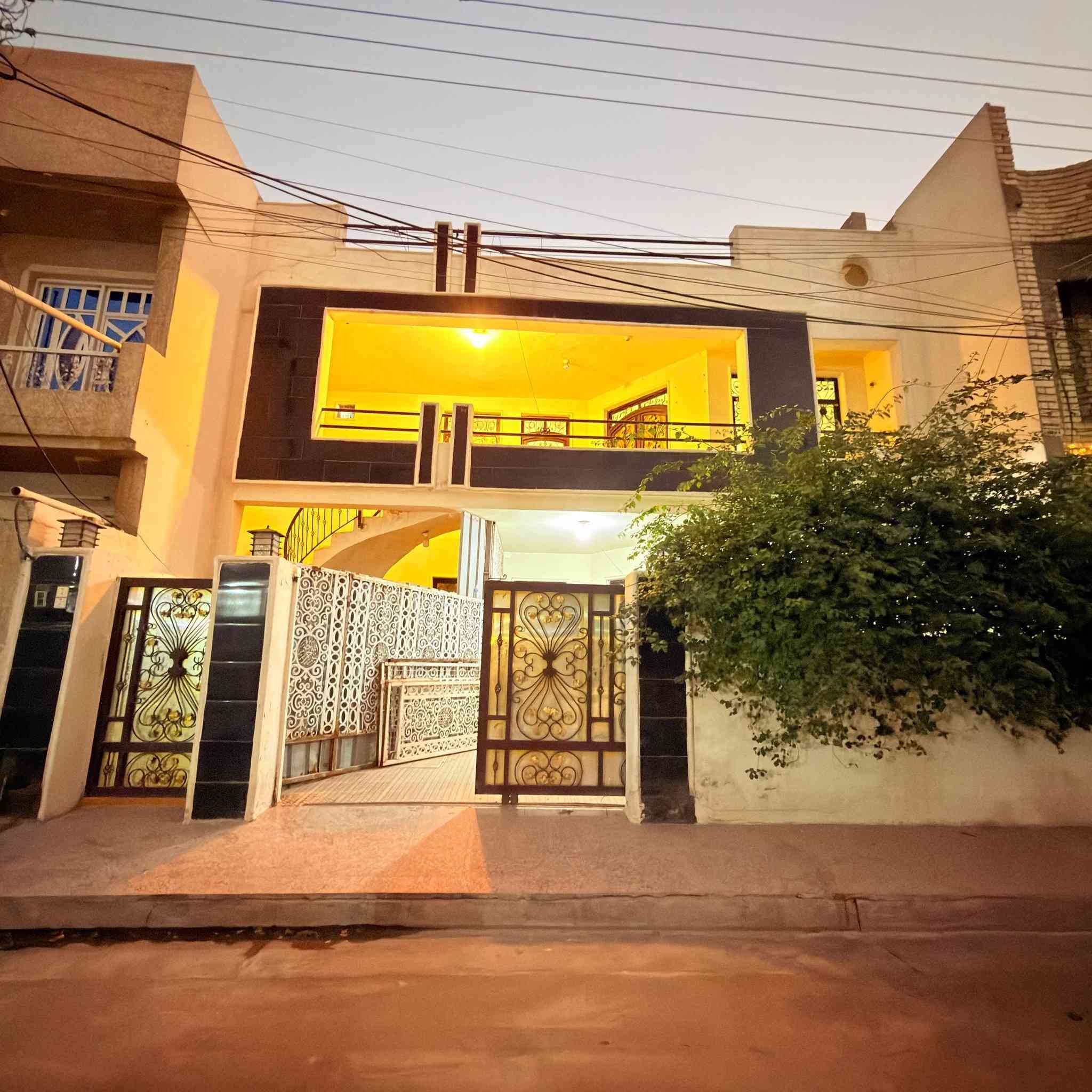 عقار للبيع حي الجهاد الشارقة مربع الاول خلف شارع العام مساحة 200 متر الواجهة 10 نزال 20 موقع جداً ممتاز 🤩 صاير وحتين سكنية الاستفسار *********** واتساب
#مكتب_العدل_للعقار
