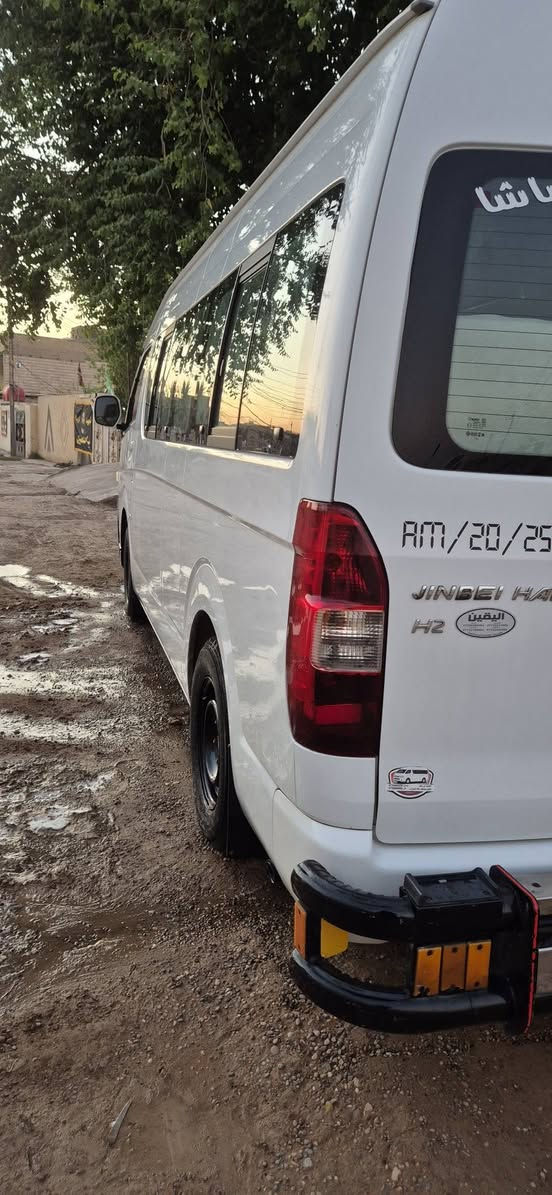 الله السلام عليكم سياره جنبي H2 2023 سياره مكفوله  زاد مكفوله من كير محرك تبريد ثلج خير من الله ترايك وين مجان السياره باب كهربائي زاد جاملاغت تغليف بل كامل زاد بيه شبر صبخ بل باب السلايت جوه السياره نضيفه ومال جناي والسياره والصدر والحداديه عله وضع الشركه تخم تاير جديد السعر 210 الرقم *********** وبيه مجال حك الجيه؟
