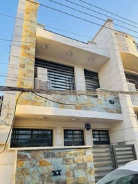 بسم الله الرحمن الرحيم دار للبيع في منطقة #الغزاليه شارع المشجر مربع ا...